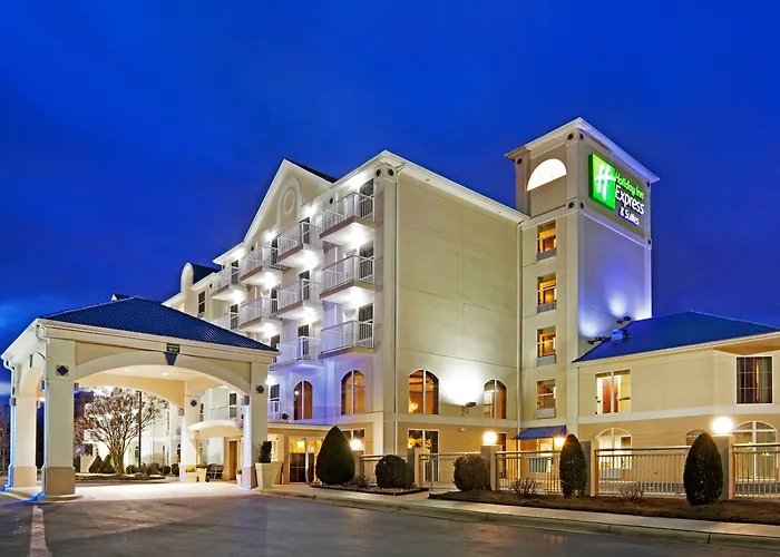 Holiday Inn Express & Suites Asheville Sw - Outlet Ctr Area By Ihg