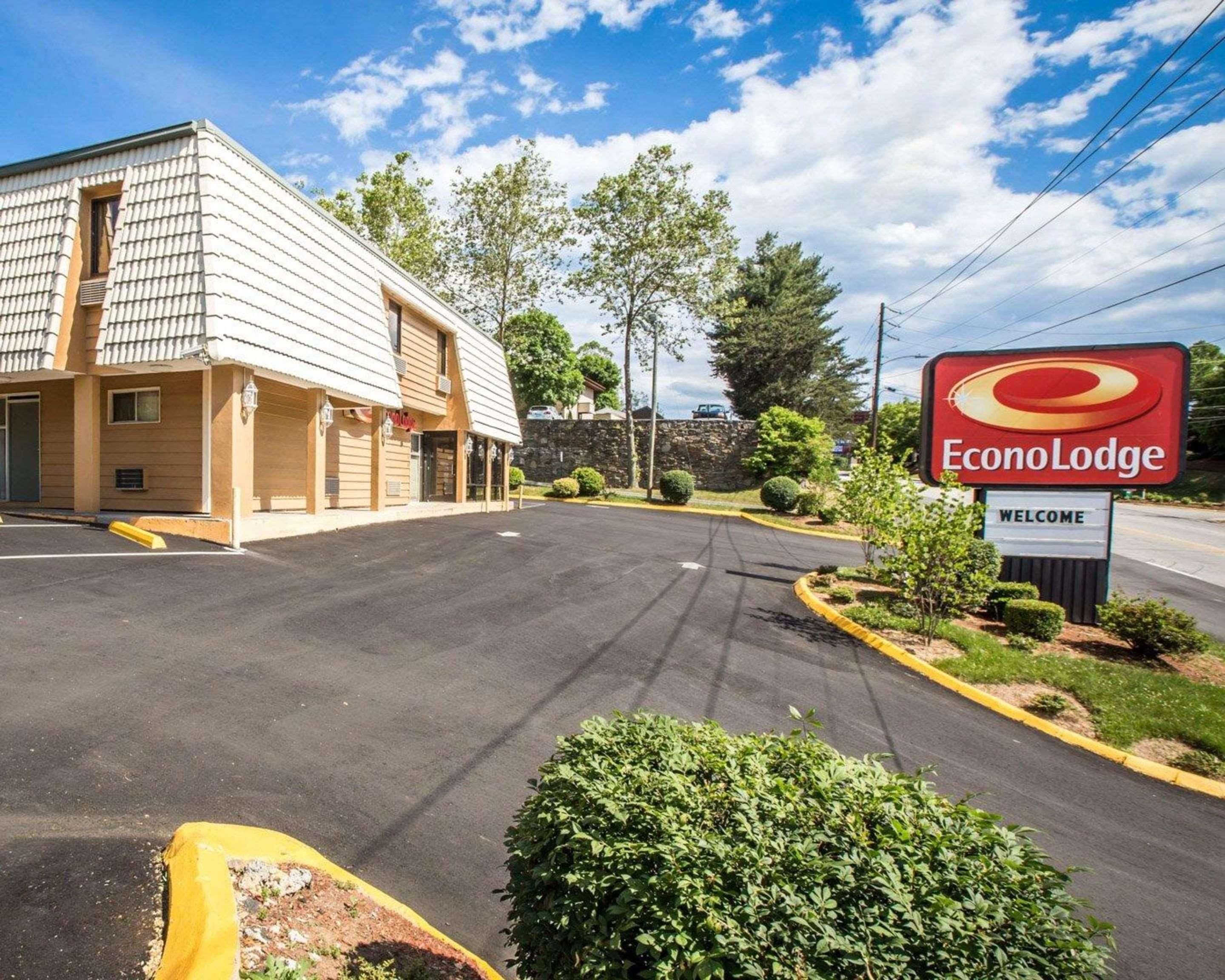 Econo Biltmore Lodge
