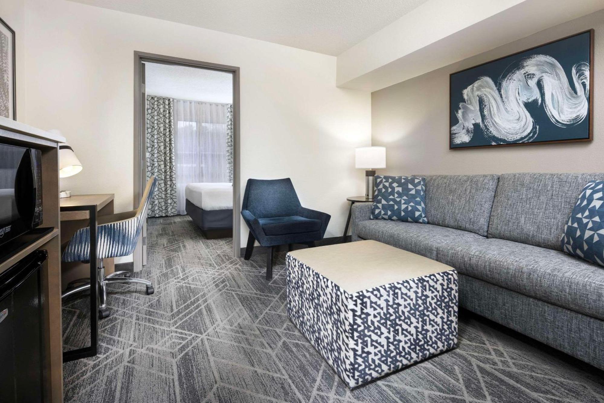 Country & By Radisson Downtown Tunnel Road Hotel 3*