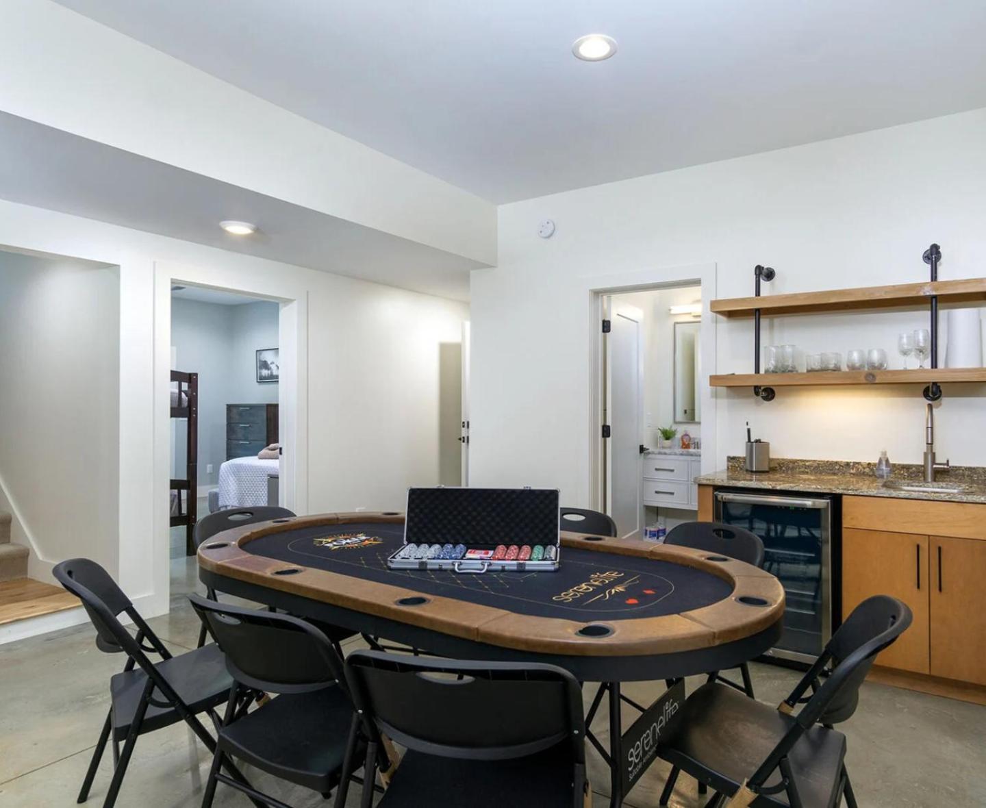 Brand New 10 Min To Downtown And Private Hot Tub And Arcade * Asheville