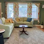 Peaceful Garden Oasis - 3 Miles To Downtown!