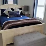 The Wisp, A Quaint Farm Cottage, Conveniently Located Between Downtown Asheville And Black Mountain