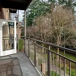 8 Village Lane 201
