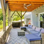 Comfy Asheville Vacation Rental With Hot Tub!