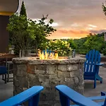 Glo Hotel Asheville-Blue Ridge Parkway