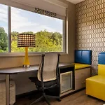 Glo Hotel Asheville-Blue Ridge Parkway