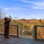 Black Bear Ridge Charming Pet-Friendly Getaway