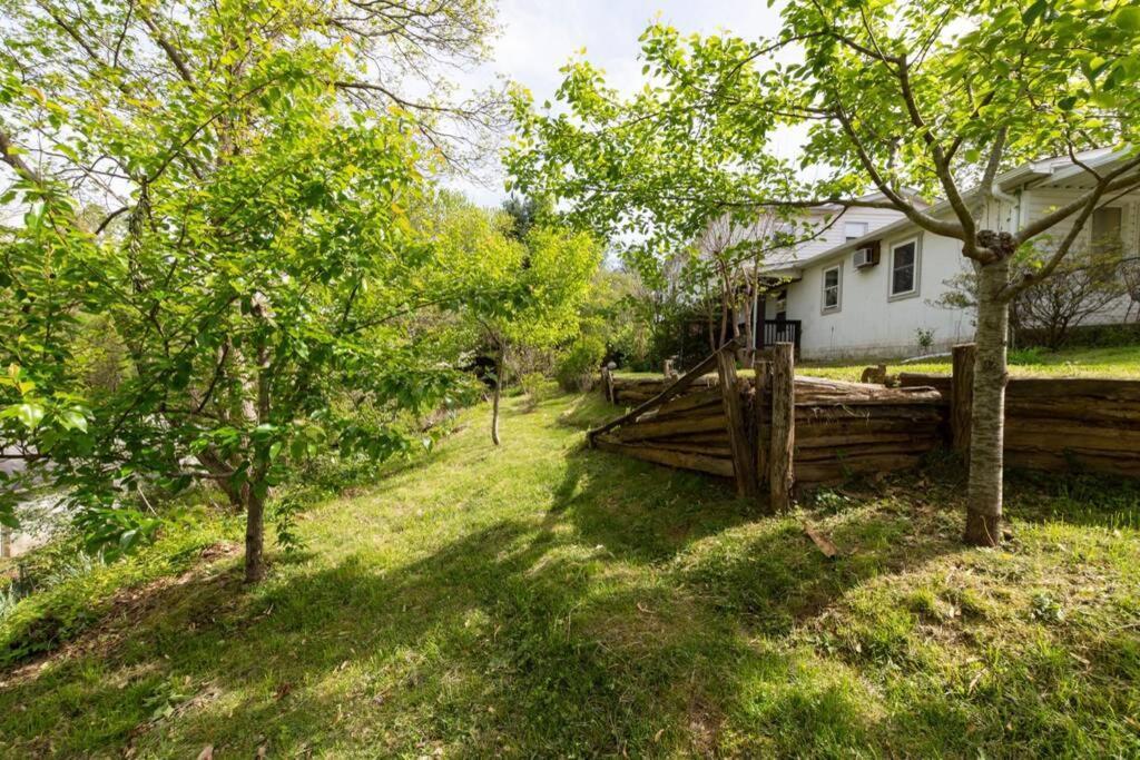Chestnut Hill Retreat-spacious-3 Miles To Downtown *