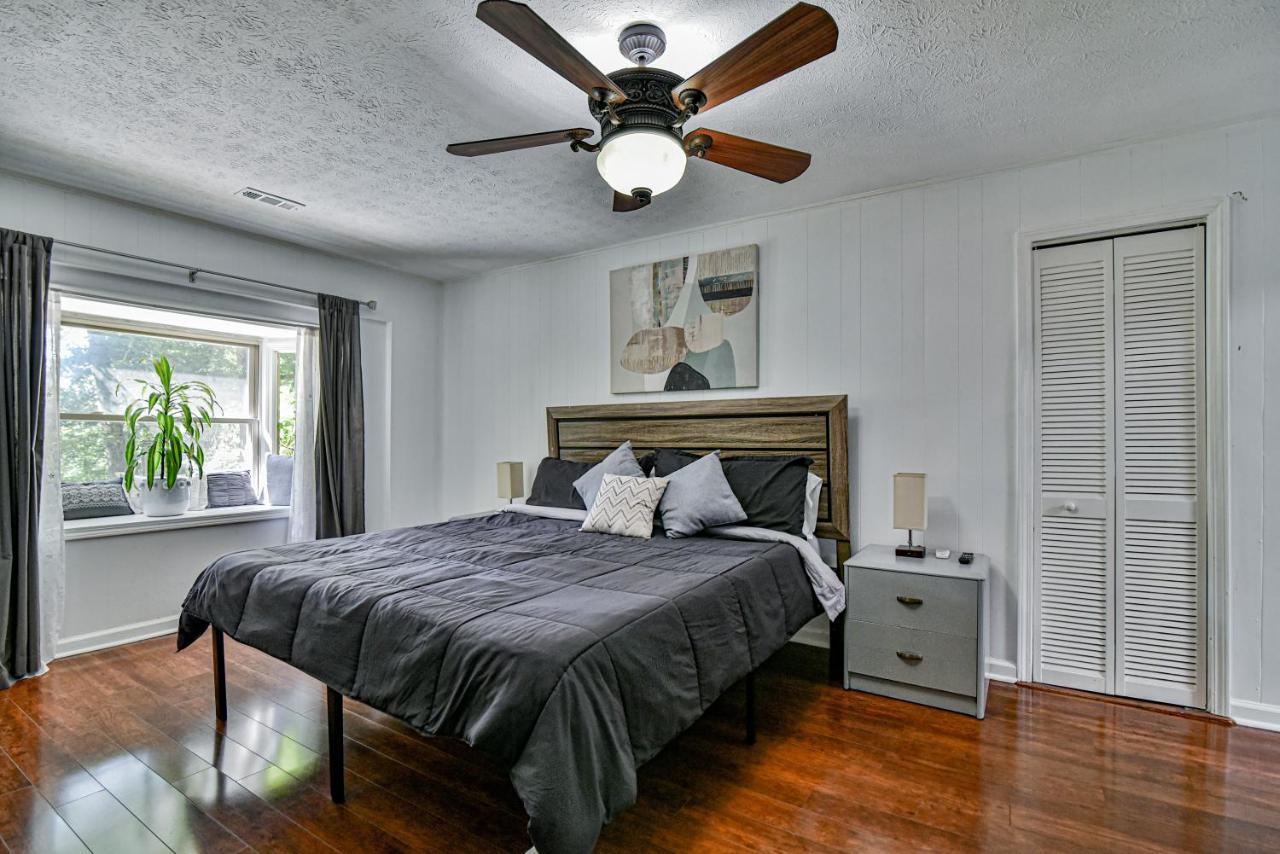 South With Hot Tub Just 11 Miles To Downtown Holiday home Asheville