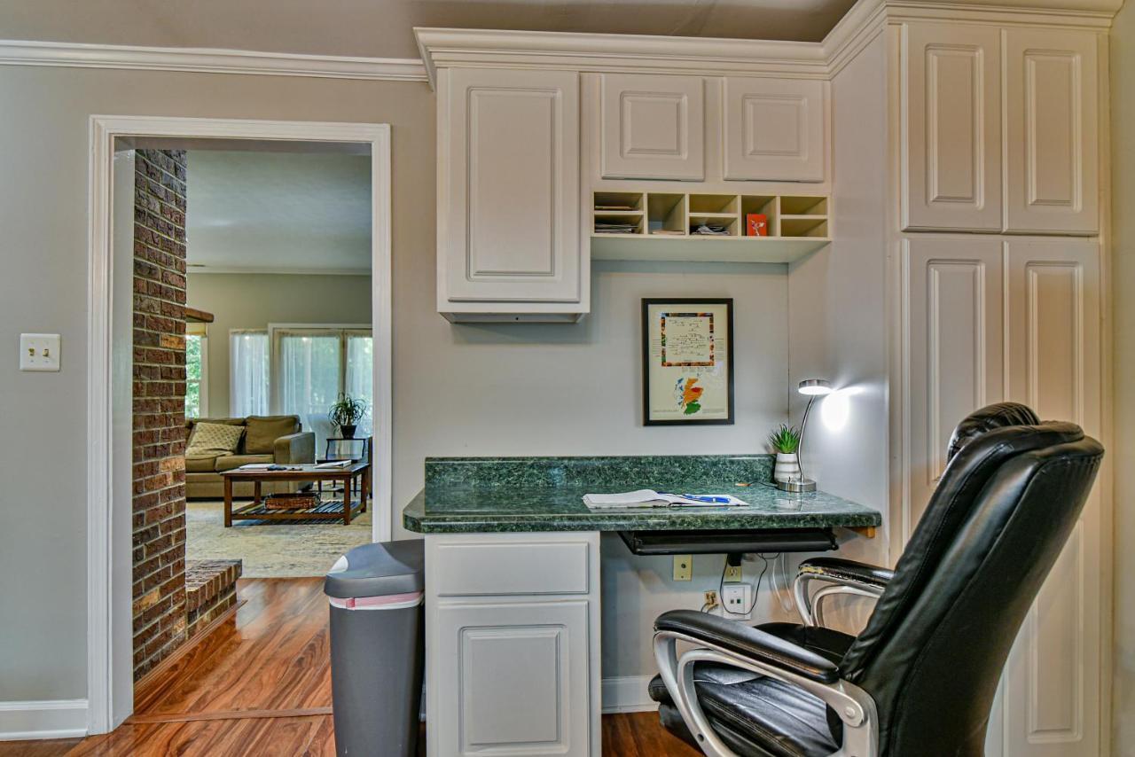 Holiday home South With Hot Tub Just 11 Miles To Downtown