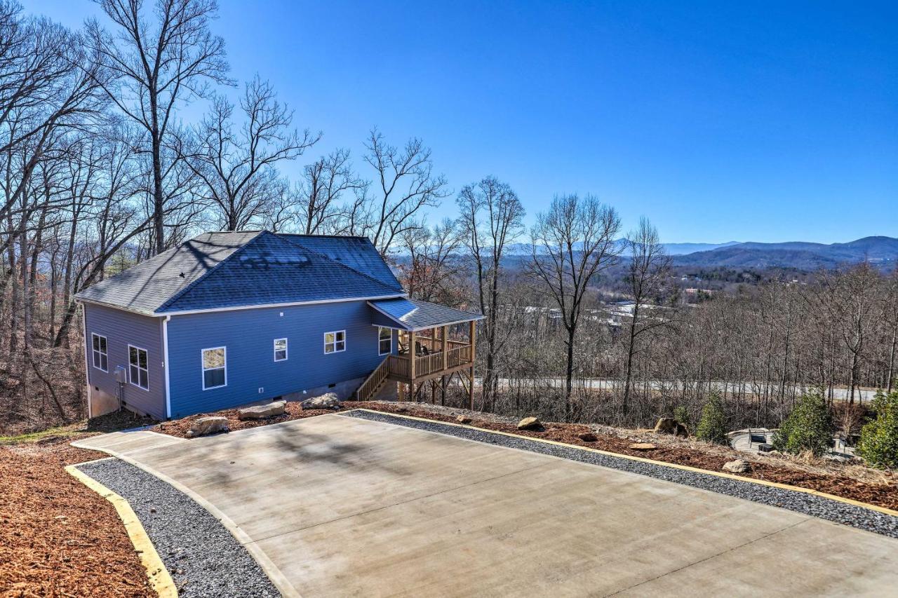 Charming Retreat With Views Near Downtown! * Asheville