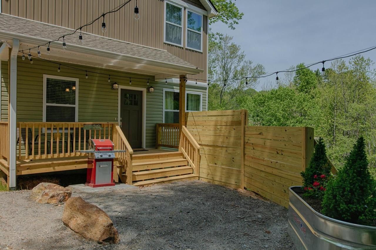 Family Oasis W/ Loft & Firepit: Convenient *