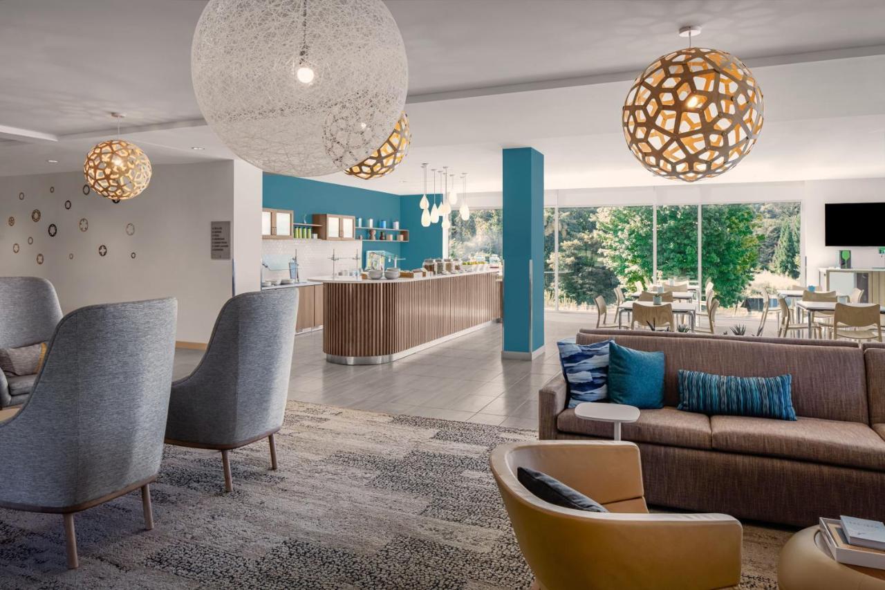 Element Downtown Hotel 3*