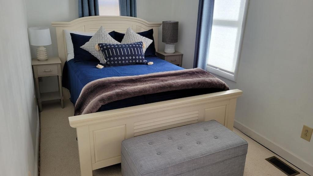 Holiday home The Wisp, A Quaint Farm Cottage, Conveniently Located Between Downtown And Black Mountain *
