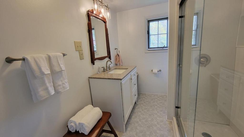 Holiday home The Wisp, A Quaint Farm Cottage, Conveniently Located Between Downtown And Black Mountain