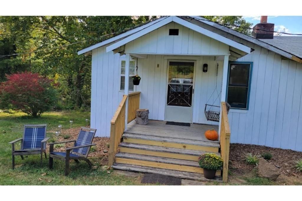 The Wisp, A Quaint Farm Cottage, Conveniently Located Between Downtown And Black Mountain * Asheville