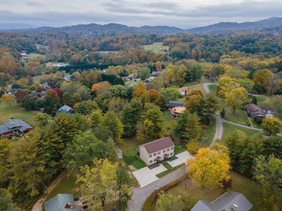 Pisgah Place! Comfy 2br Apt/house! * Asheville