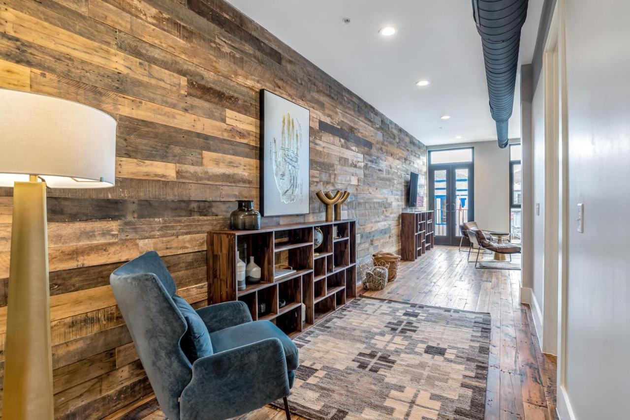 Unbelievable Downtown Holiday home