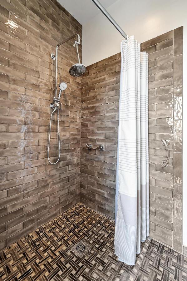 Simply Stunning Off Blue Ridge Pkwy Holiday home Asheville