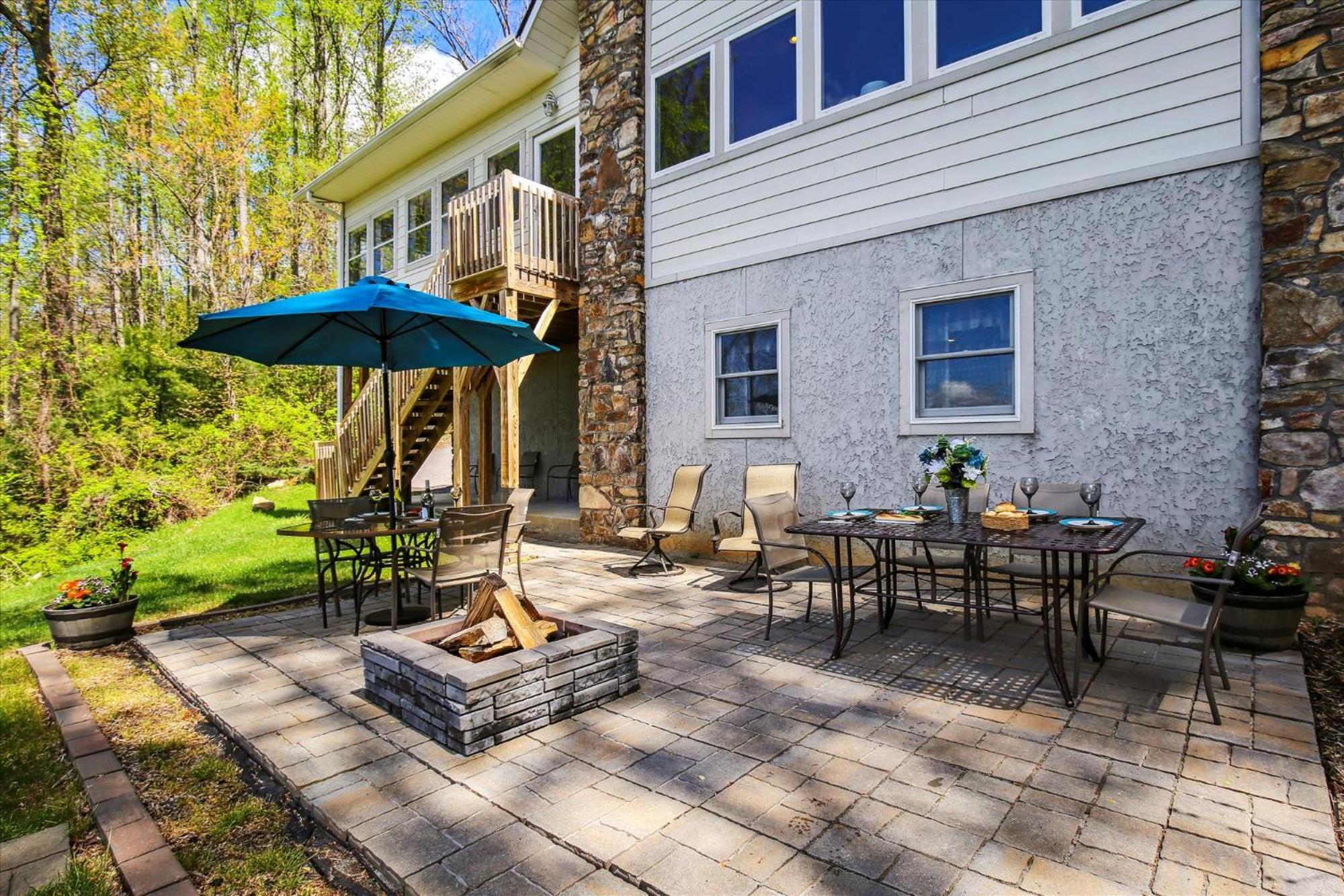 Holiday home 10 Min To Dt, 15 Min To Biltmore, Fire Pit, View