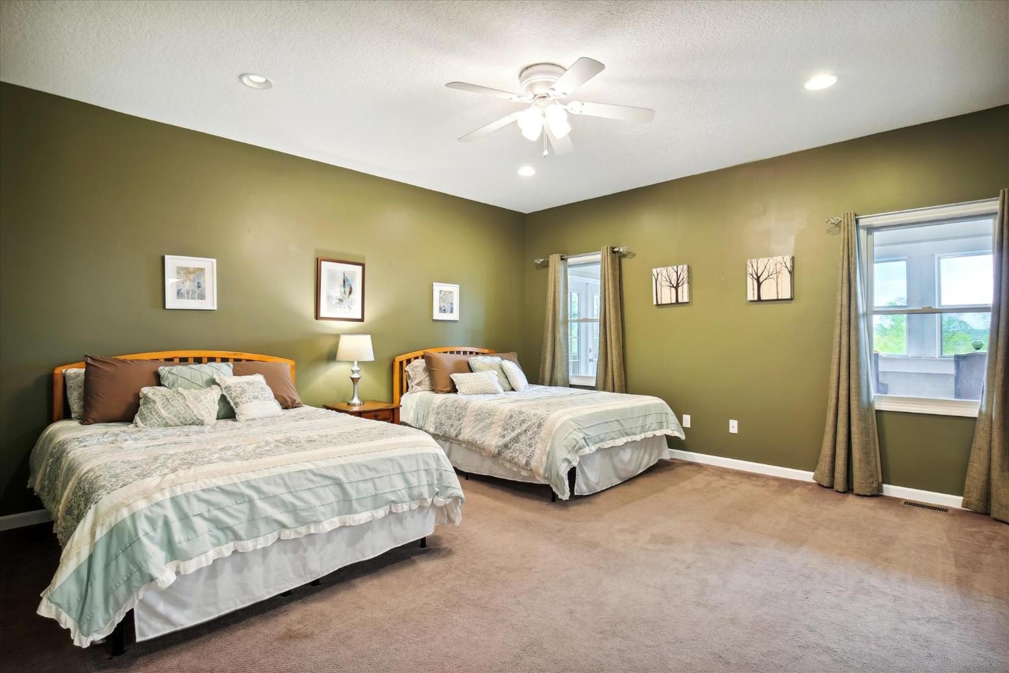 Holiday home 10 Min To Dt, 15 Min To Biltmore, Fire Pit, View *