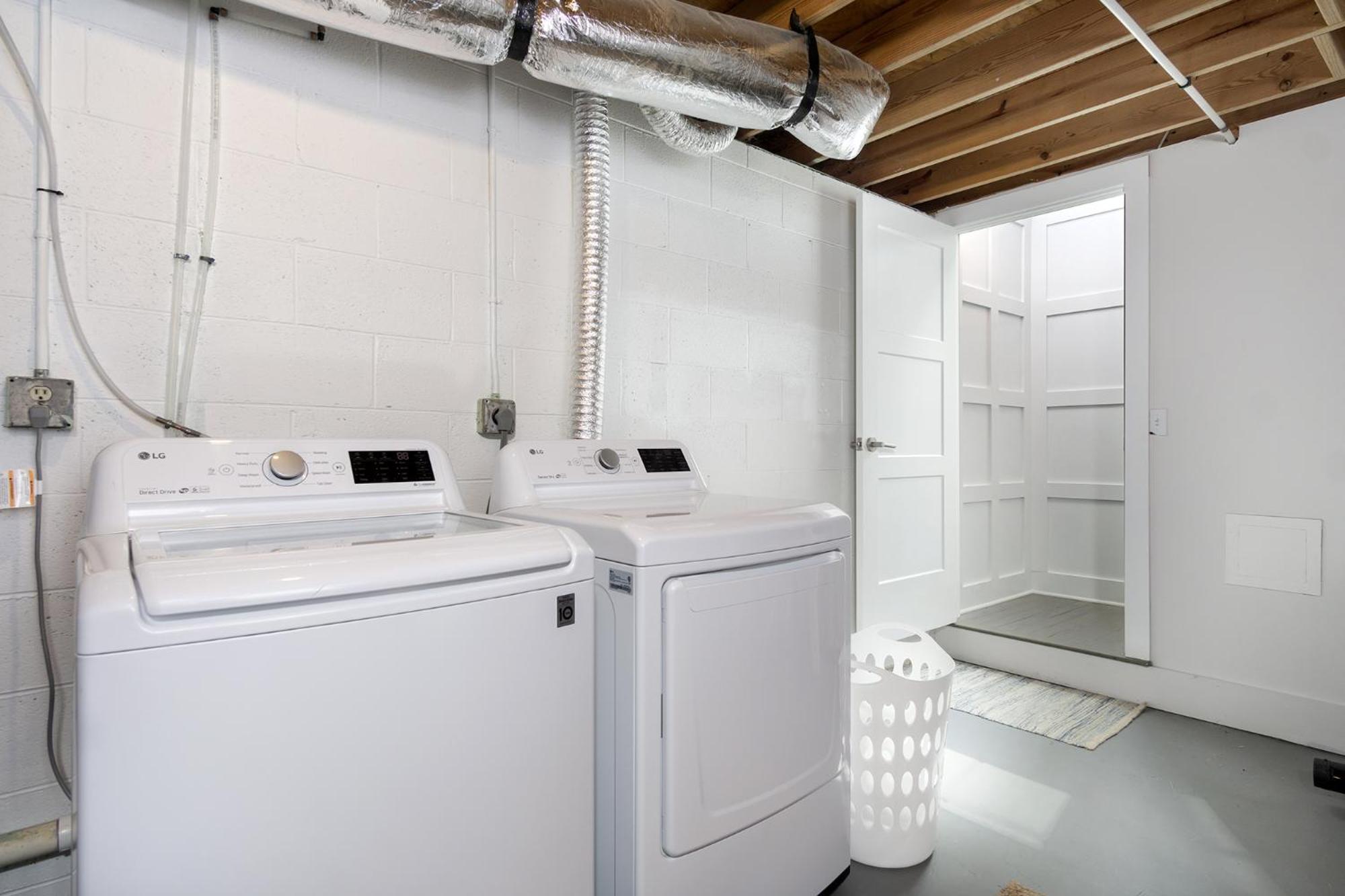 Cottontail Pet-friendly, Fire Pit & 10 Min. To Downtown Avl!