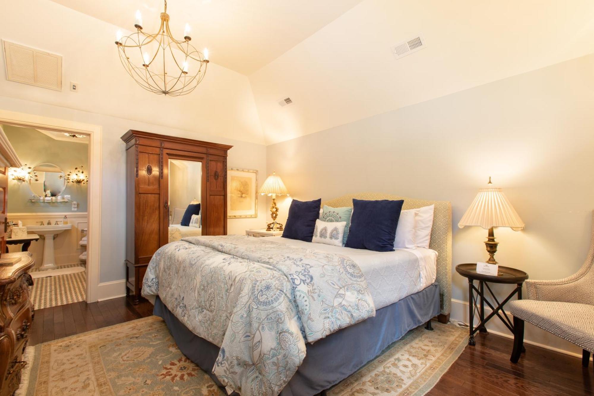 Black Walnut B&B Inn Bed & Breakfast 4*