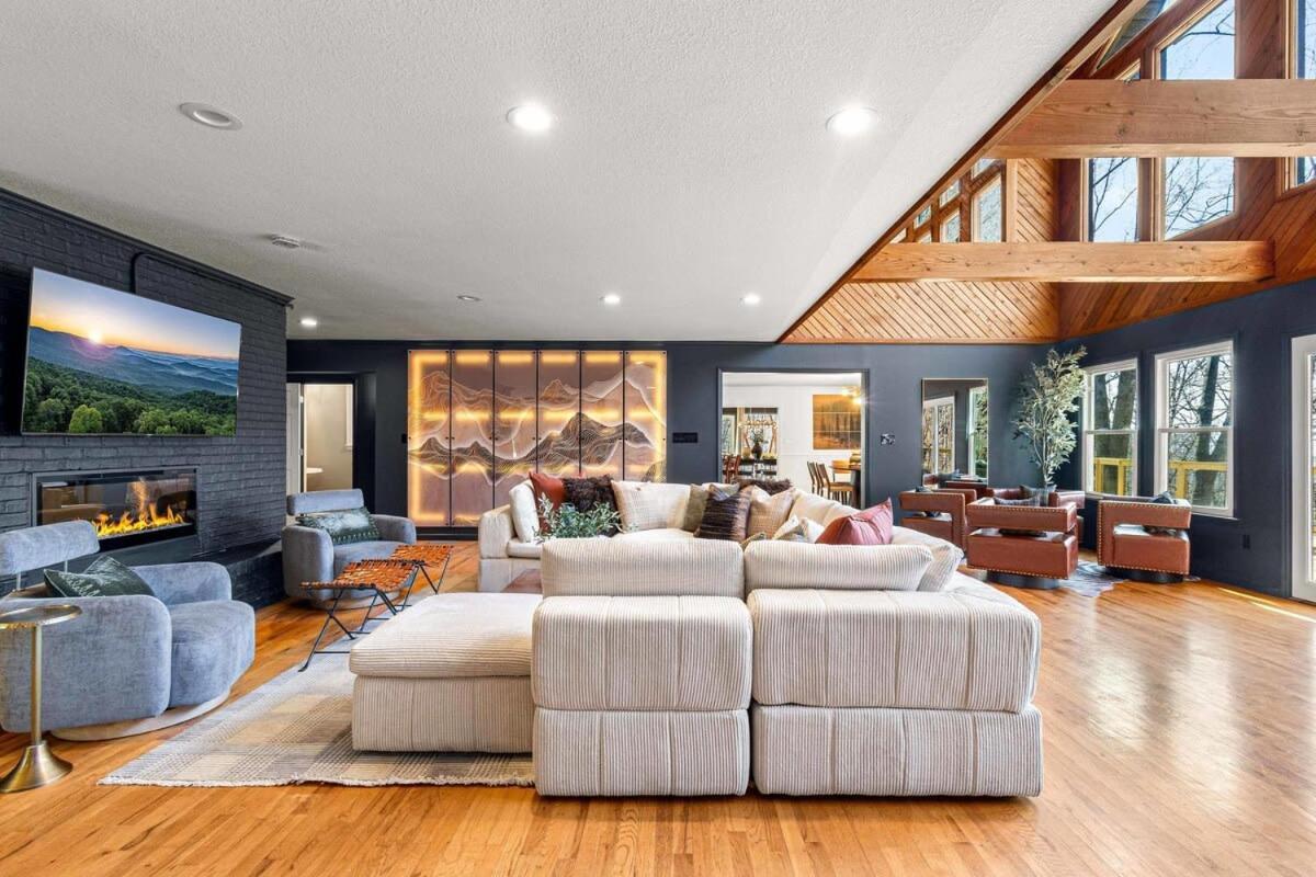 7k Sq Ft Mountain Estate -the Epic Experience Holiday home Asheville
