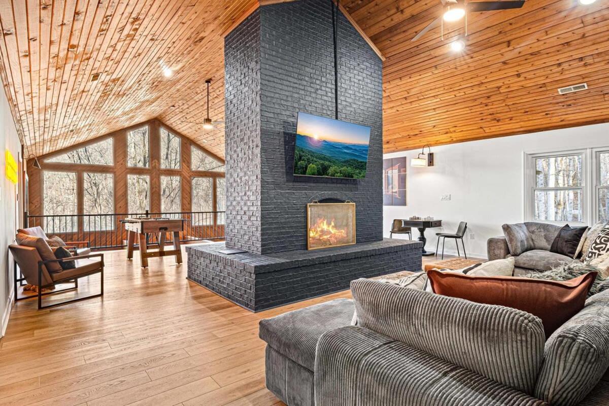 Holiday home 7k Sq Ft Mountain Estate -the Epic Experience *