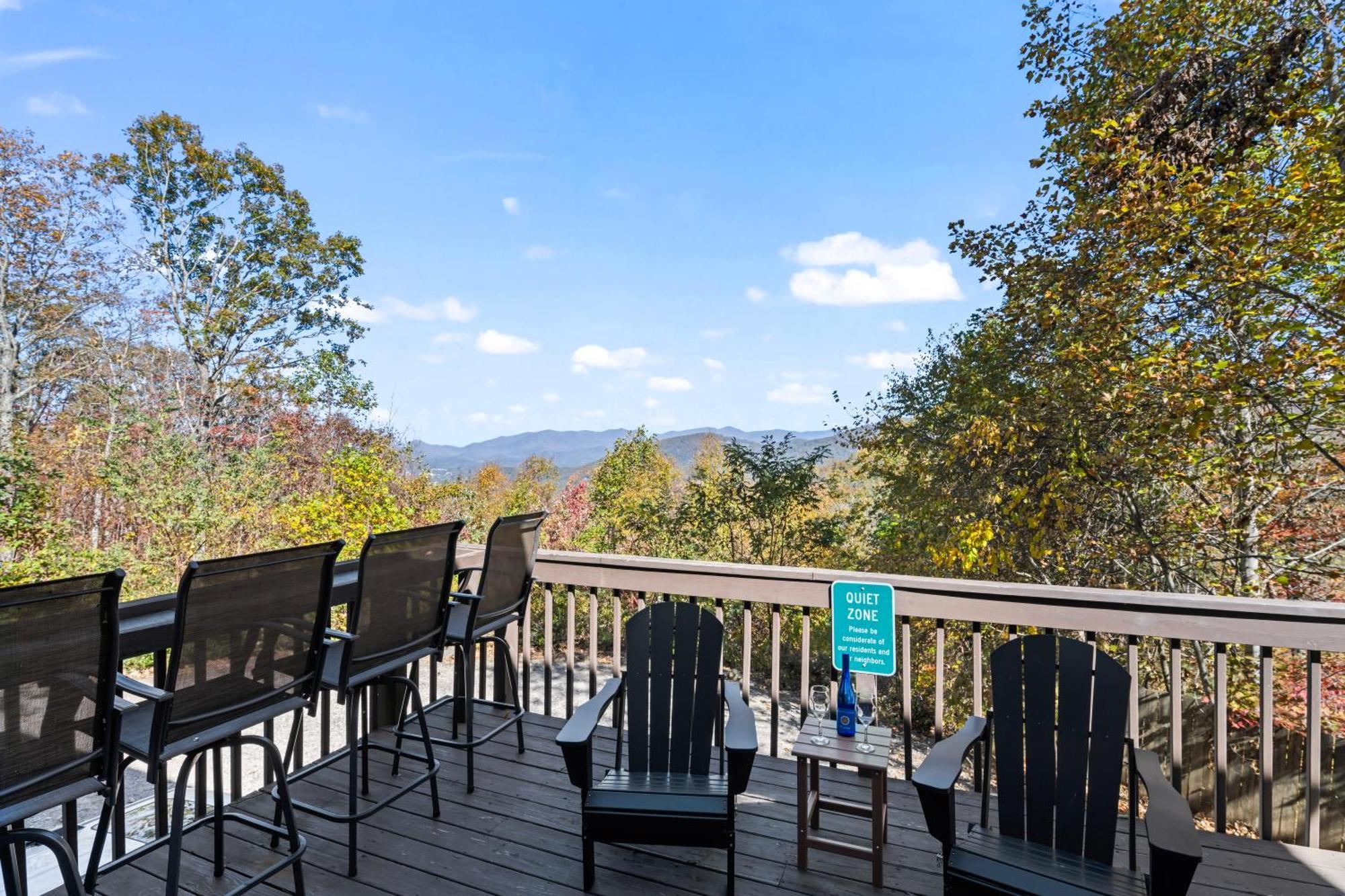 Very Close To Dt & Biltmore, Fire Pit, View Holiday home *
