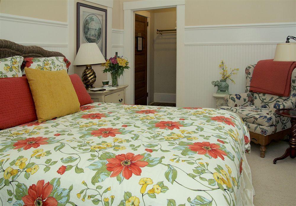 Hill House 3*