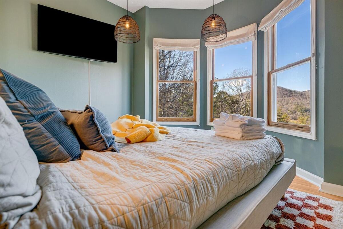 Holiday home Black Bear Ridge Charming Pet-friendly Getaway *