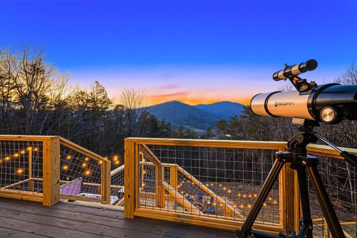 Black Bear Ridge Charming Pet-friendly Getaway Holiday home