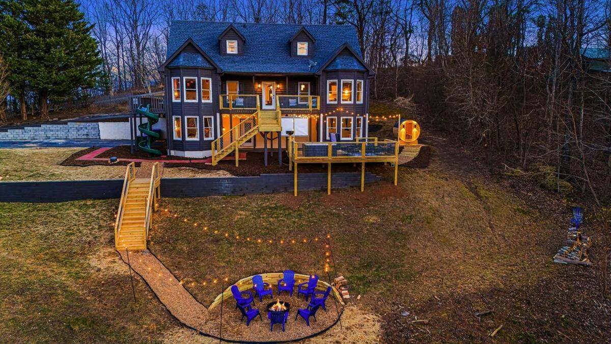 Black Bear Ridge Charming Pet-friendly Getaway Holiday home Asheville