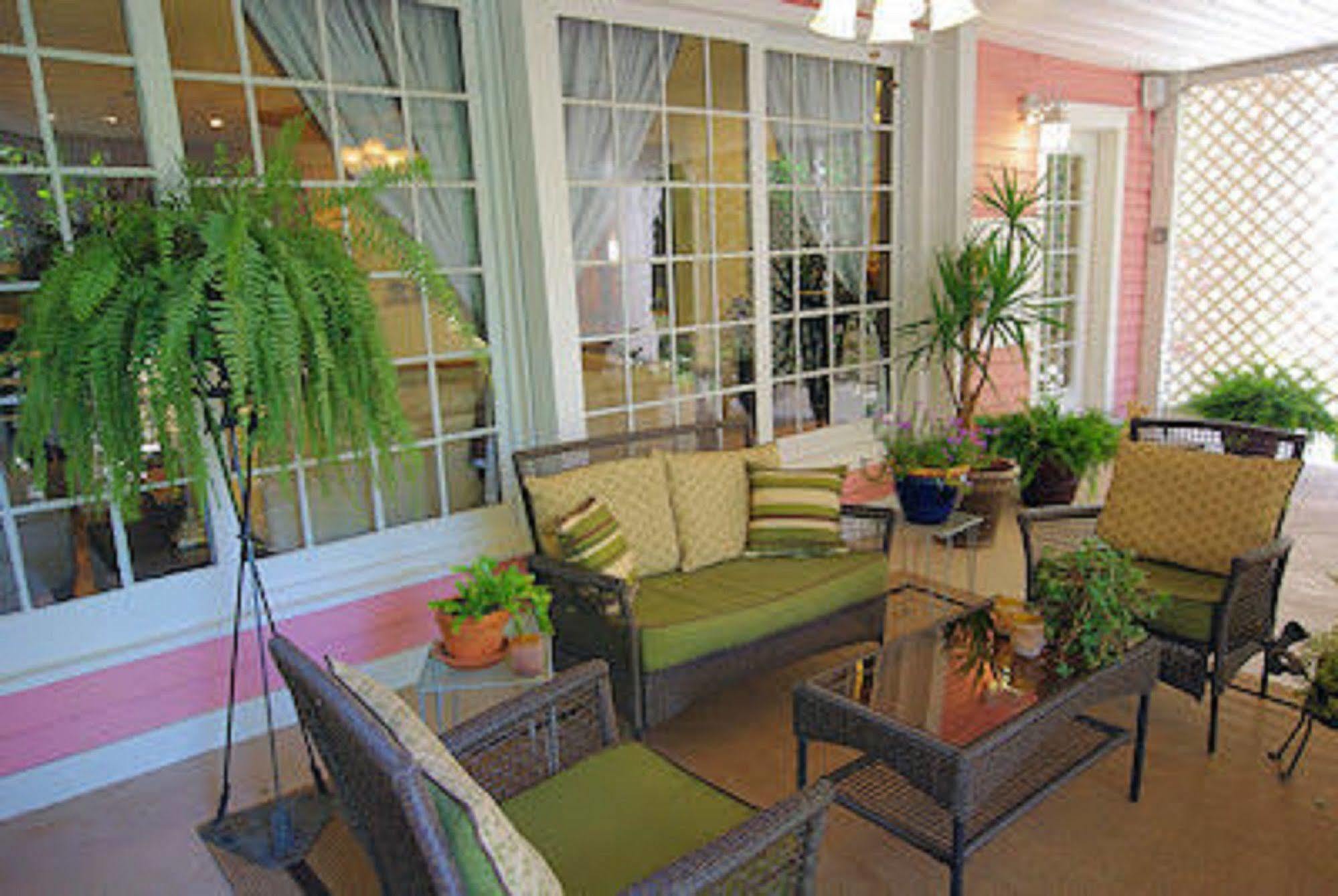 Bed & Breakfast Cedar Crest 3*