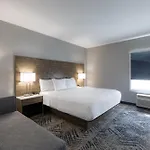 Rodeway Inn & Suites Near Outlet Mall - Asheville