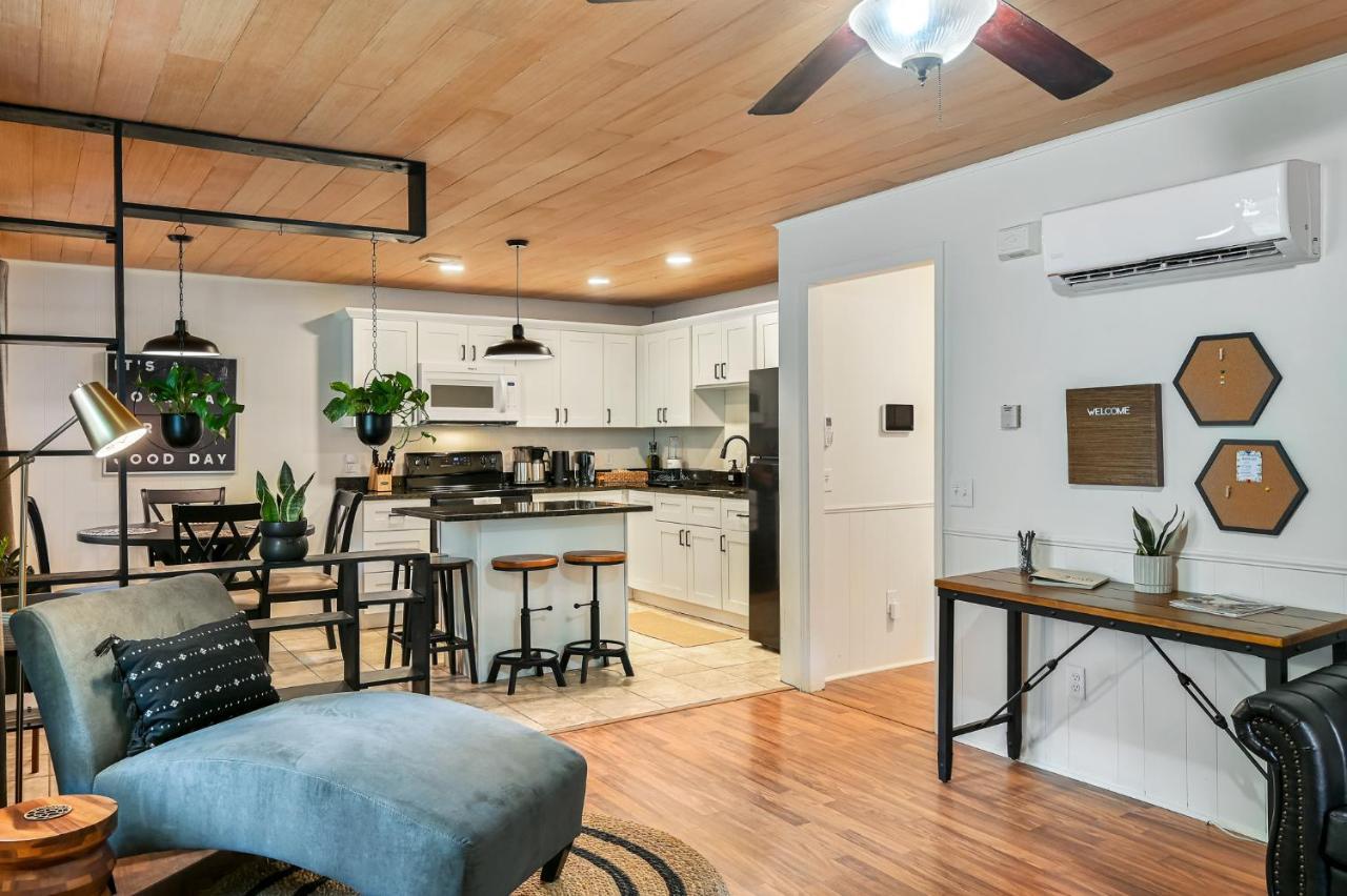 Wellington 2br Modern Boho Asheville
