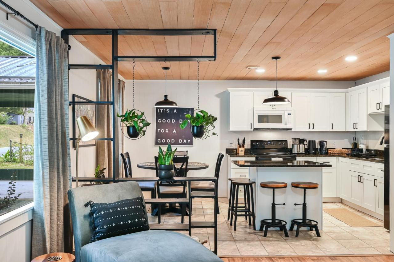 Wellington 2br Modern Boho *