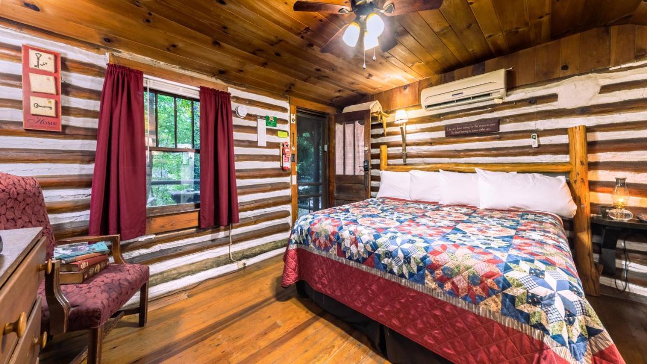 Lodge Log Motor Court Asheville