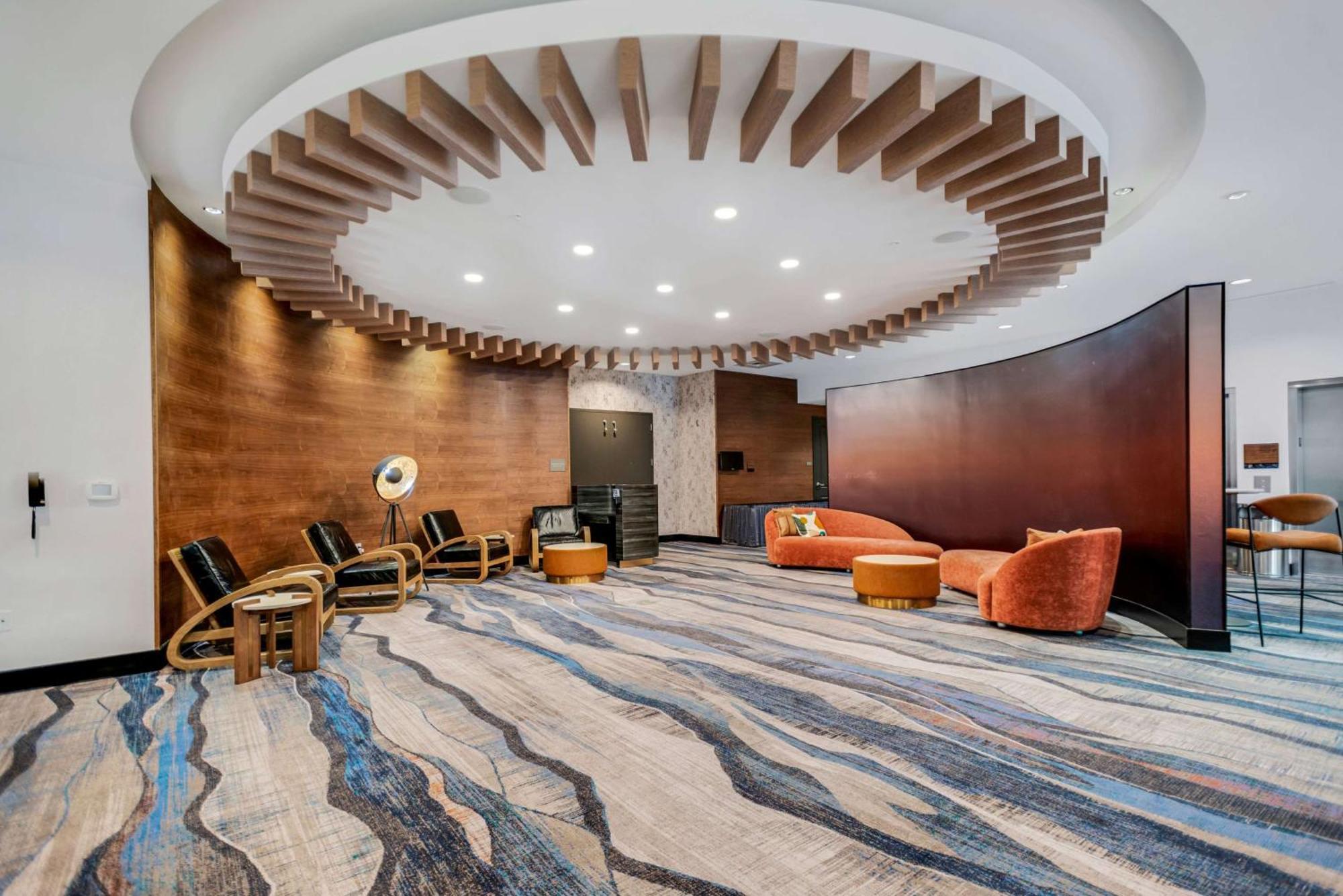 Doubletree By Hilton Downtown Hotel