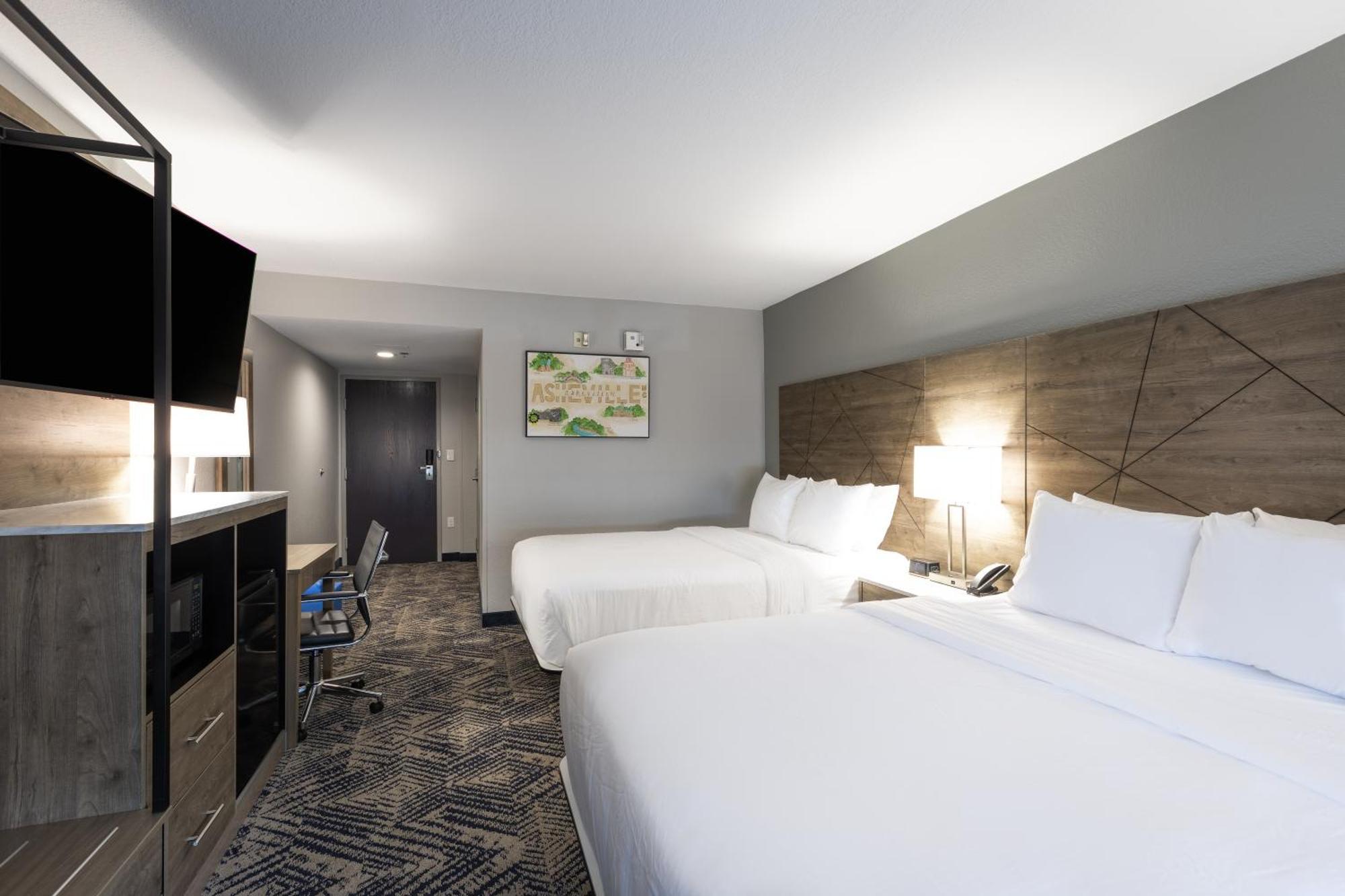 Hotel Rodeway & Near Outlet Mall - 2*
