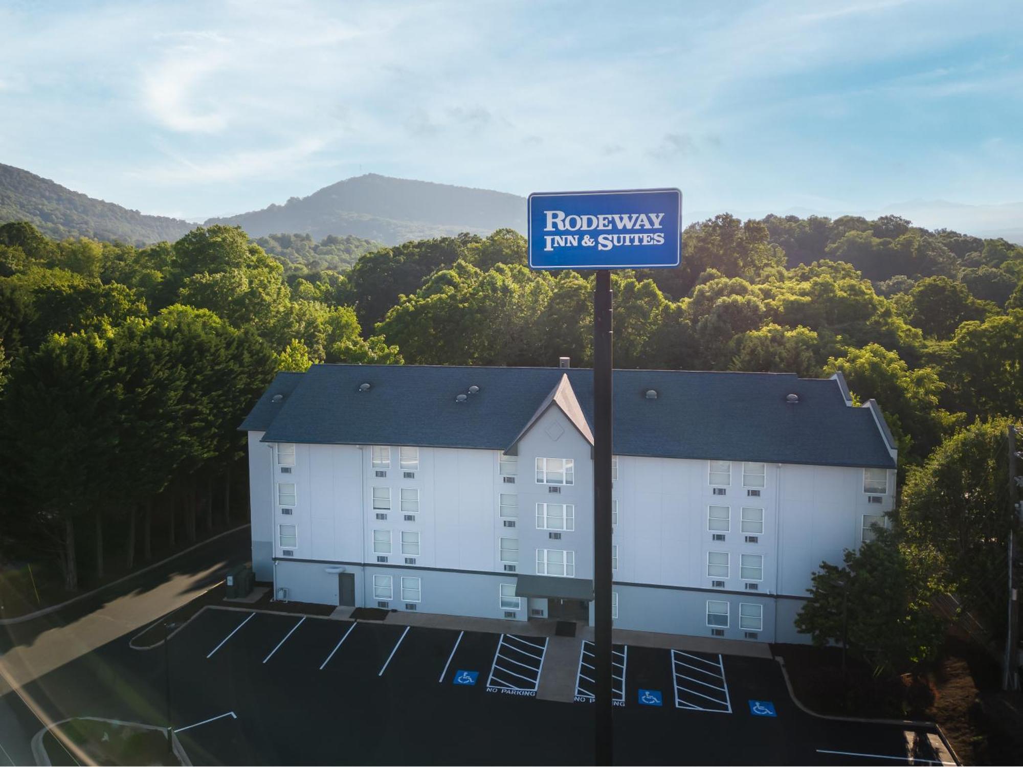 Hotel Rodeway & Near Outlet Mall -