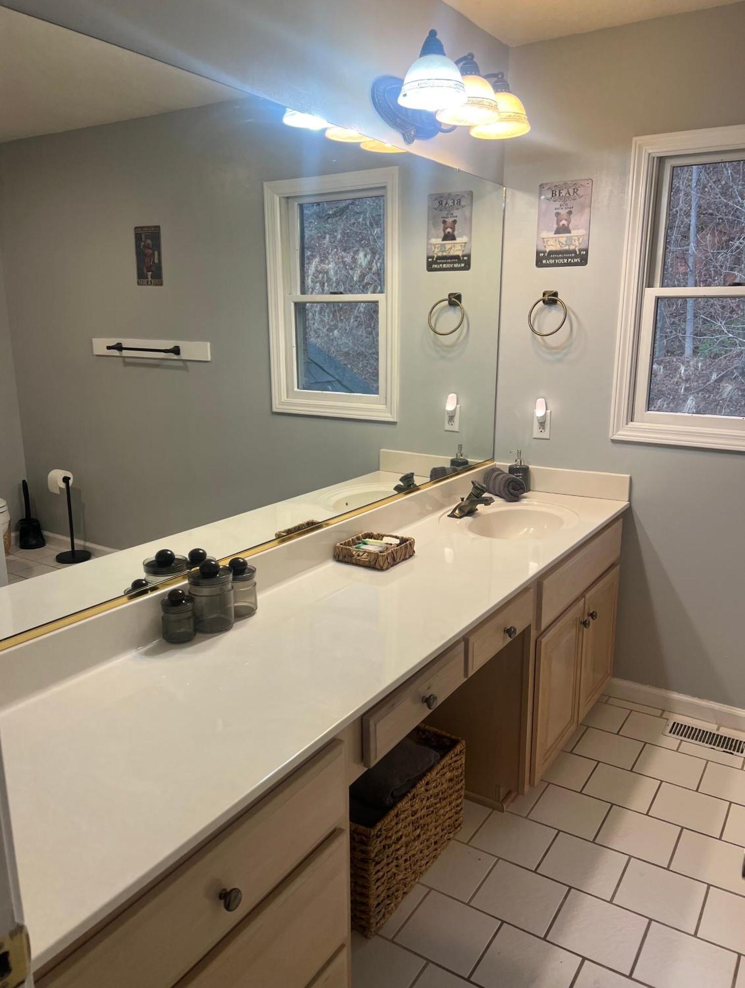Holiday home 10 Min To Dt, 16 Min To Biltmore, Incl *