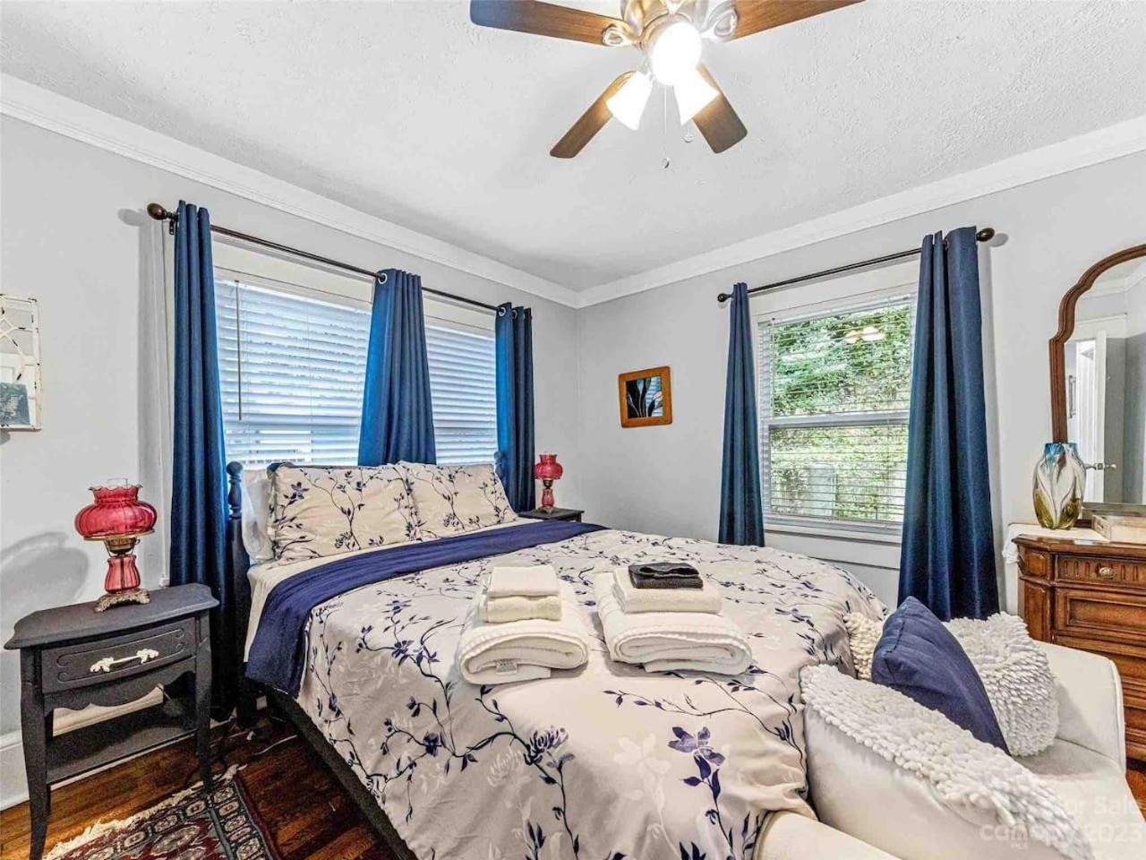 Cheerful Retreat With Quick Downtown Access *
