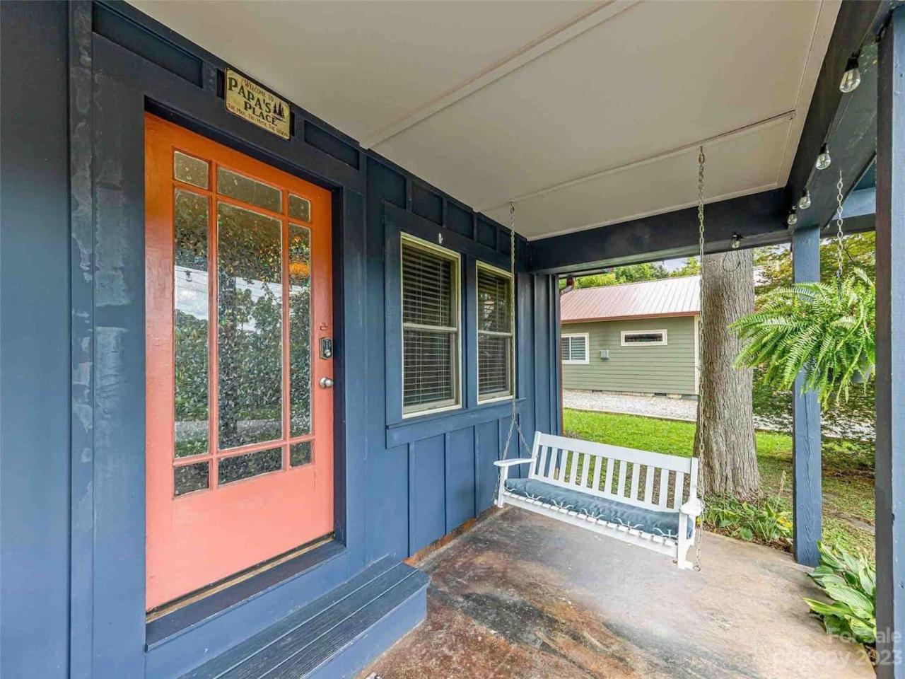 Cheerful Retreat With Quick Downtown Access Asheville