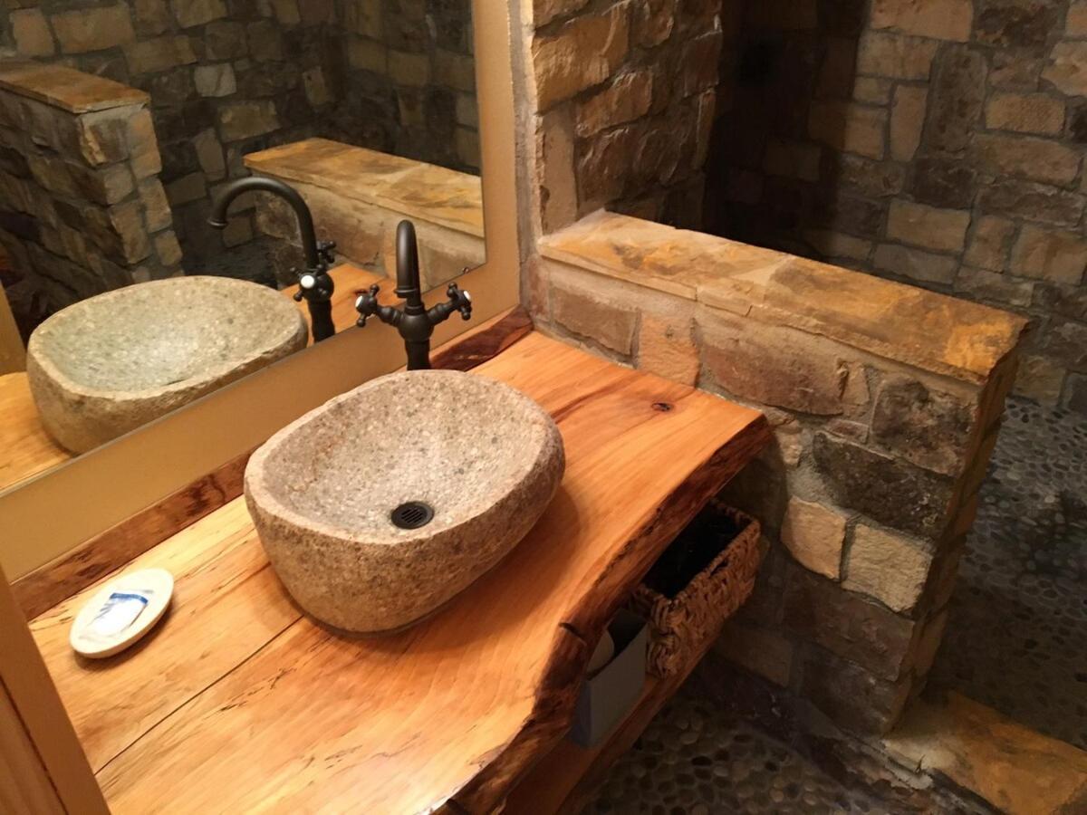 Holiday home Country Log Cabin-15 Min To *
