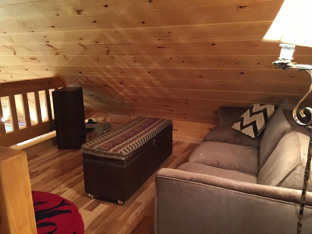 Country Log Cabin-15 Min To * Asheville