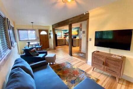 Ravenscroft Apartment *