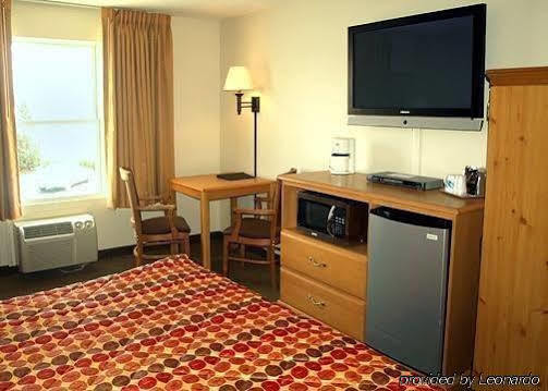 Hotel Rodeway & Near Outlet Mall -