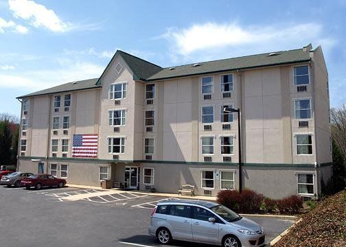 Rodeway & Near Outlet Mall -